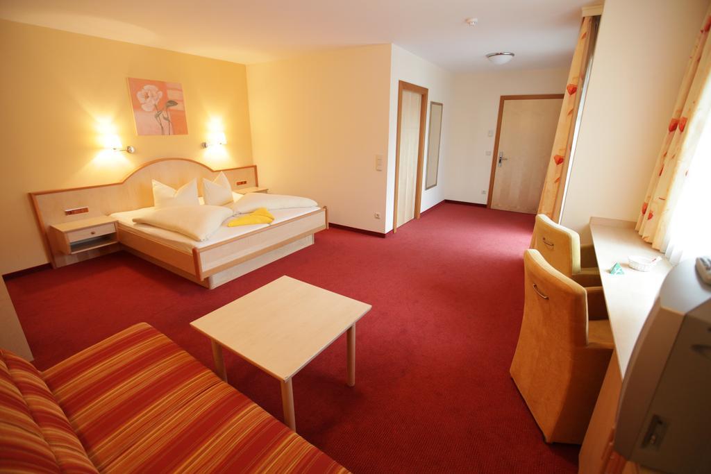 Hotel Gasthof Neuner Имст Номер фото